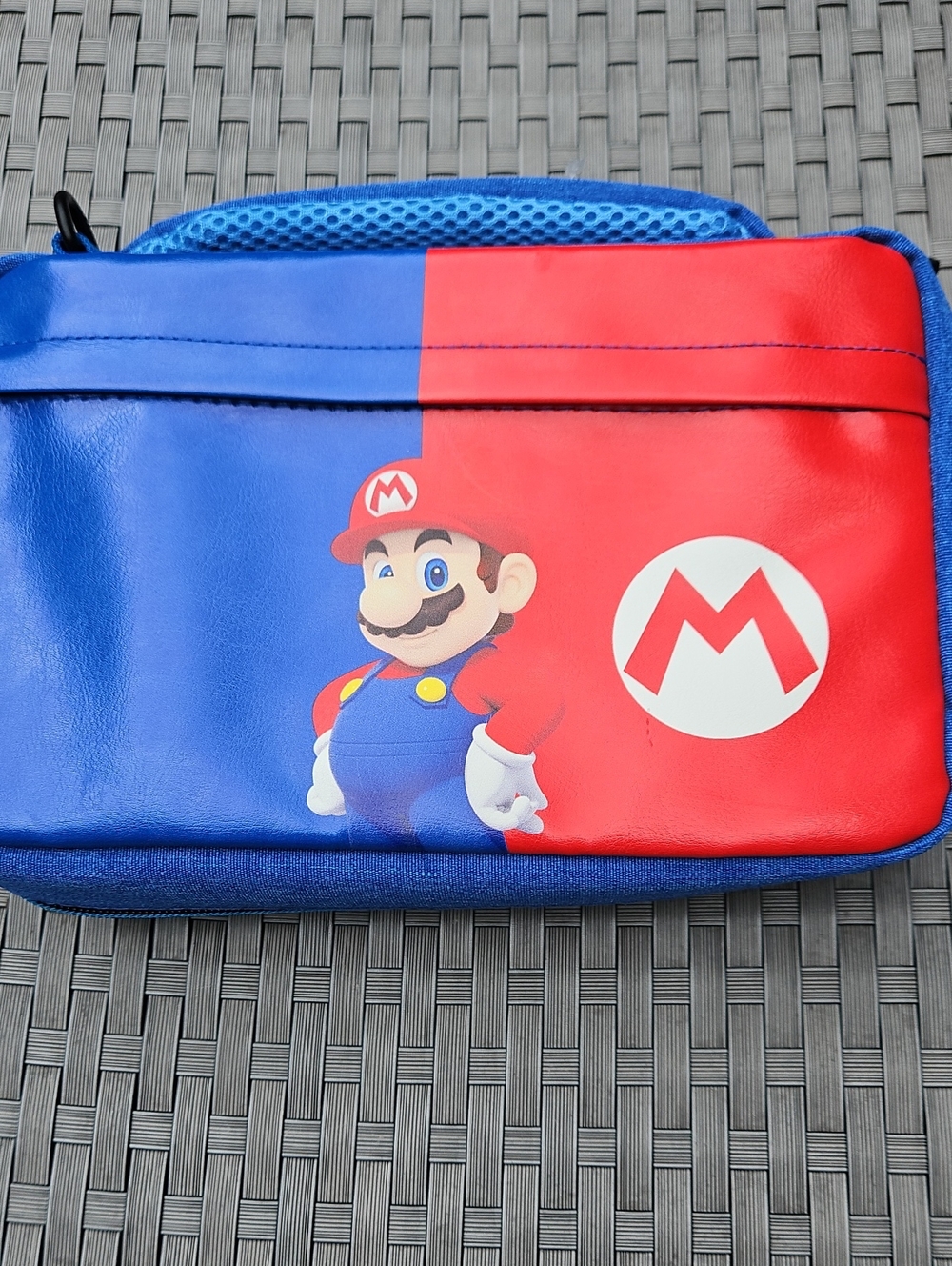 NEW Nintendo Switch Commuter Case Power Pose Red  Blue Mario Kids Crossbody Bag